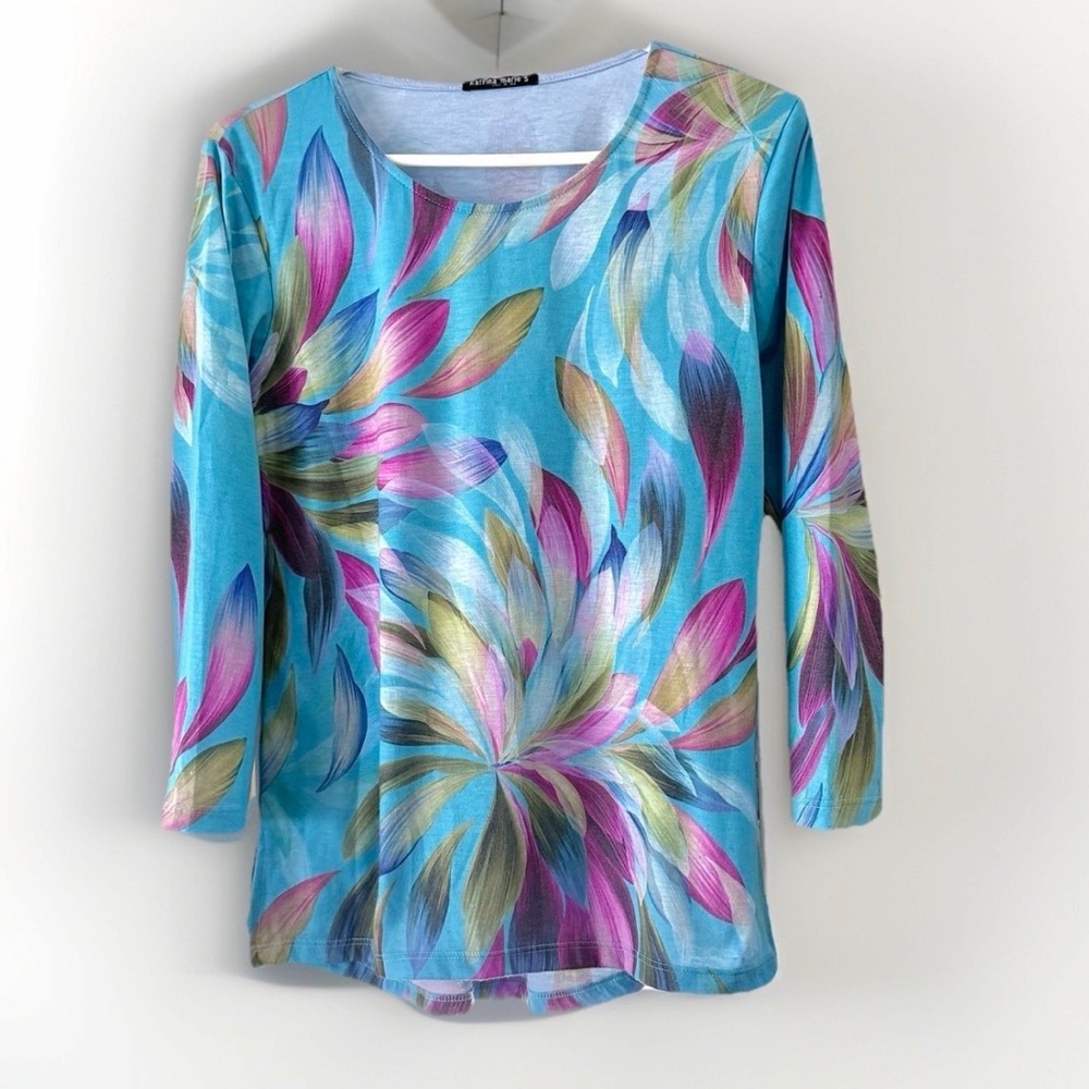 Katrina Womens Rayon Long Sleeve Blouse size S Blue Printed Colorful Artsy Top